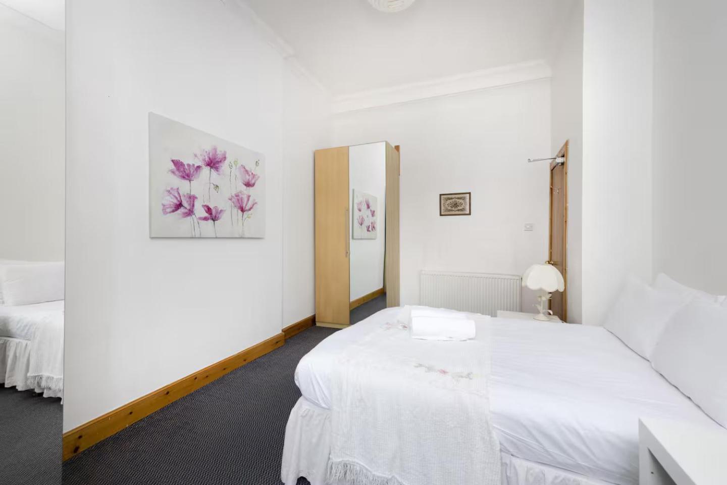 אדינבורו Joivy 3 Bed Flat In Old Town, Close To Grassmarket מראה חיצוני תמונה
