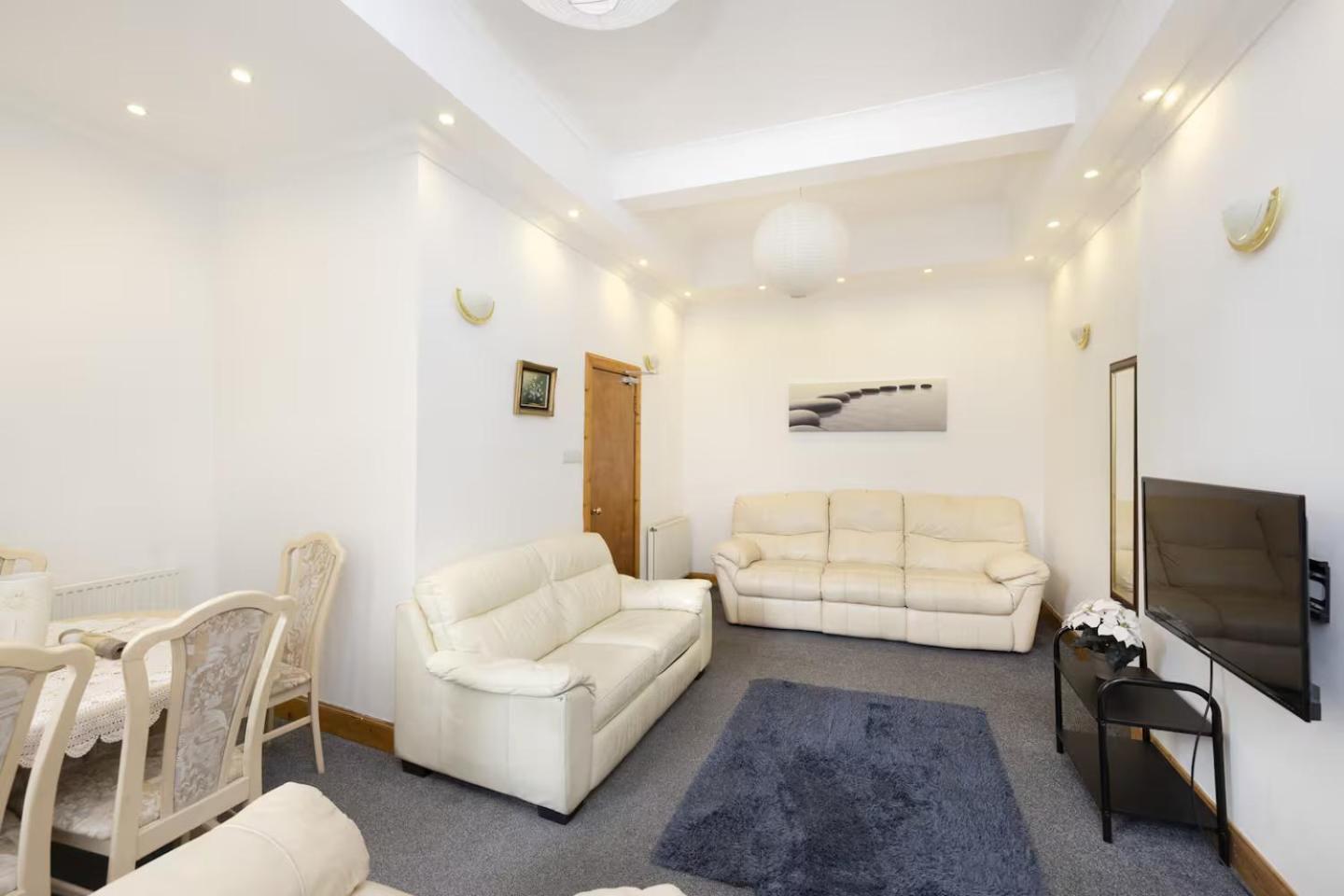 אדינבורו Joivy 3 Bed Flat In Old Town, Close To Grassmarket מראה חיצוני תמונה