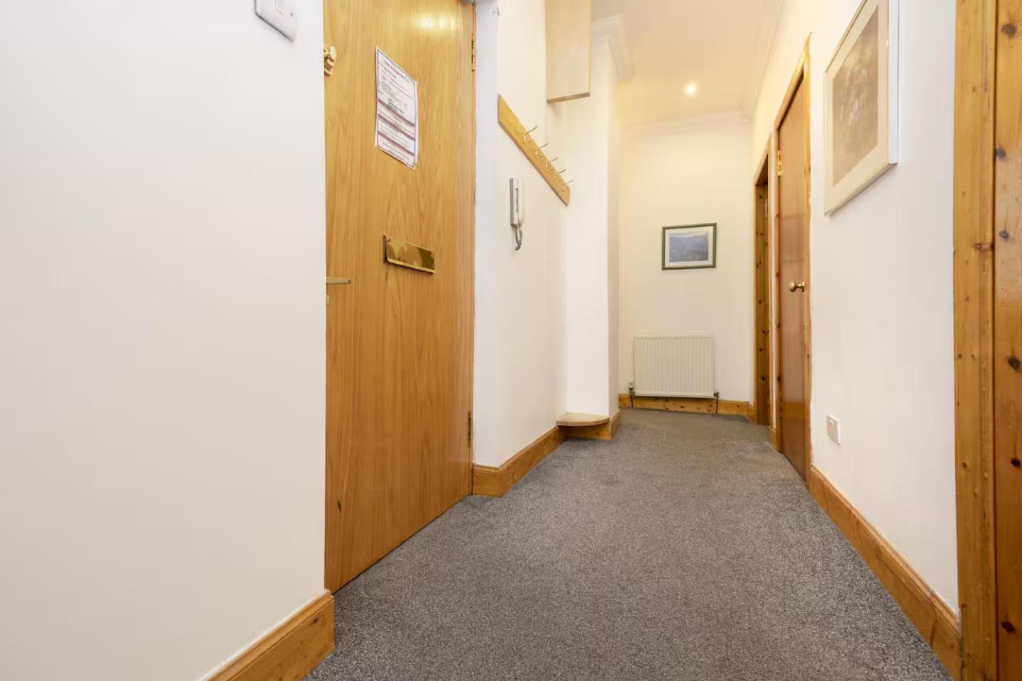 אדינבורו Joivy 3 Bed Flat In Old Town, Close To Grassmarket מראה חיצוני תמונה