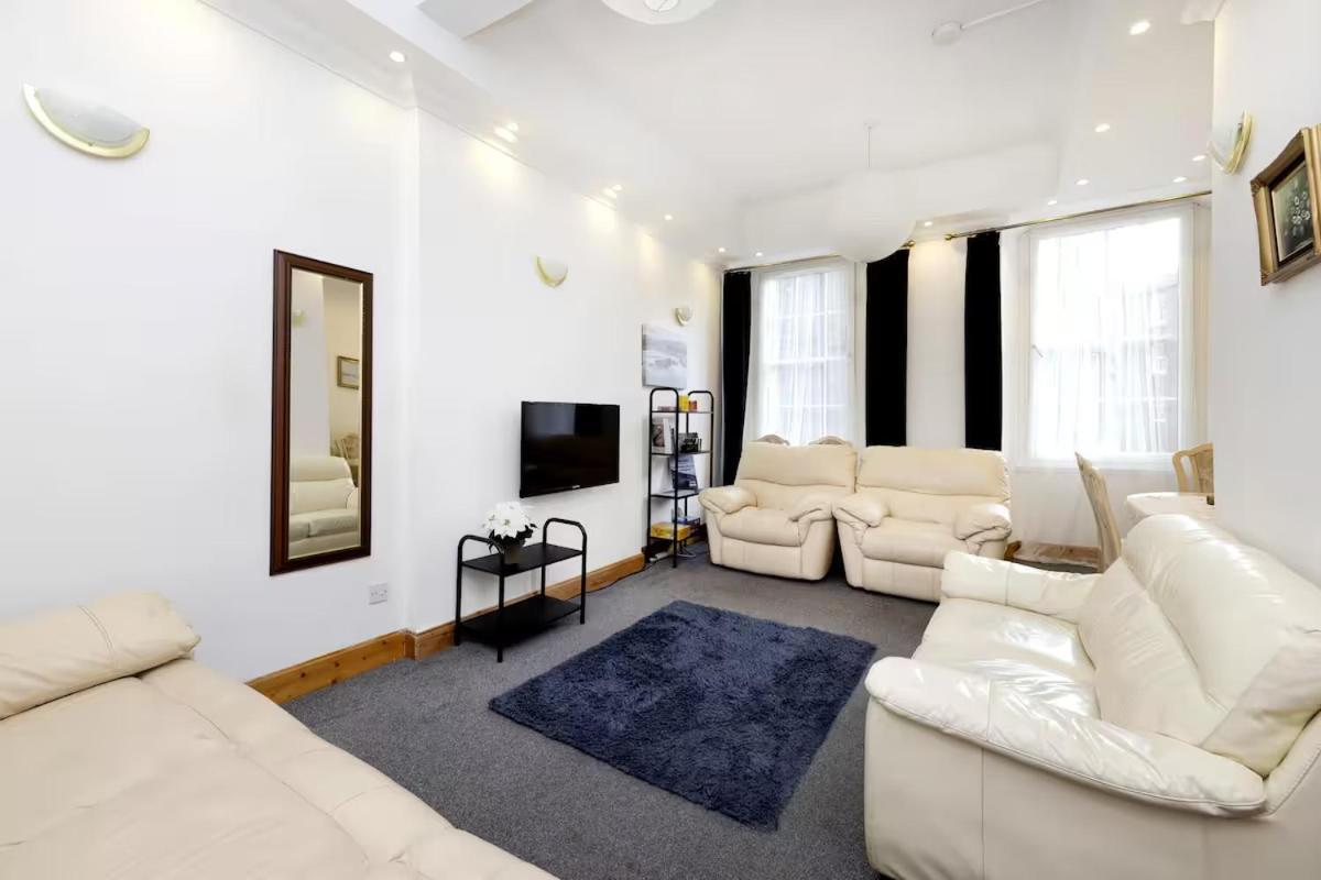 אדינבורו Joivy 3 Bed Flat In Old Town, Close To Grassmarket מראה חיצוני תמונה